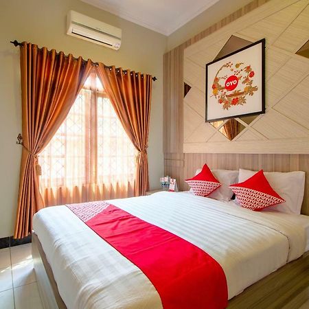 Oyo 1195 The Doctor'S Guest House Syariah Kejayan Eksteriør bilde