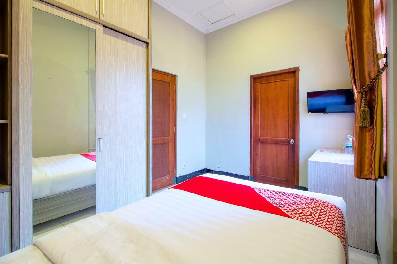 Oyo 1195 The Doctor'S Guest House Syariah Kejayan Eksteriør bilde