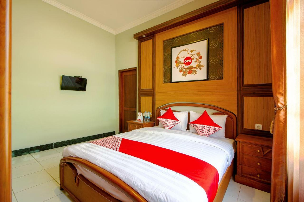 Oyo 1195 The Doctor'S Guest House Syariah Kejayan Eksteriør bilde