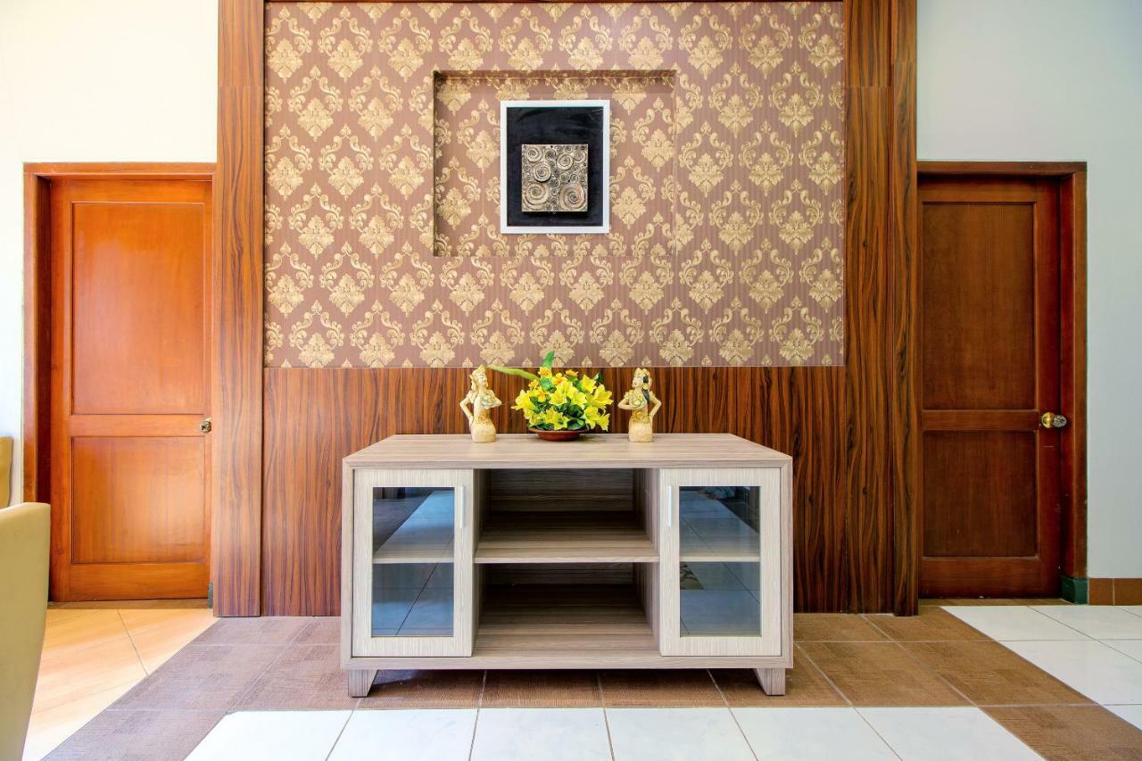 Oyo 1195 The Doctor'S Guest House Syariah Kejayan Eksteriør bilde