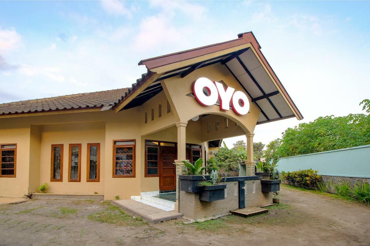 Oyo 1195 The Doctor'S Guest House Syariah Kejayan Eksteriør bilde