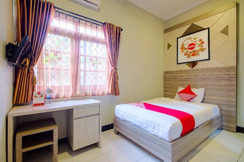 Oyo 1195 The Doctor'S Guest House Syariah Kejayan Eksteriør bilde