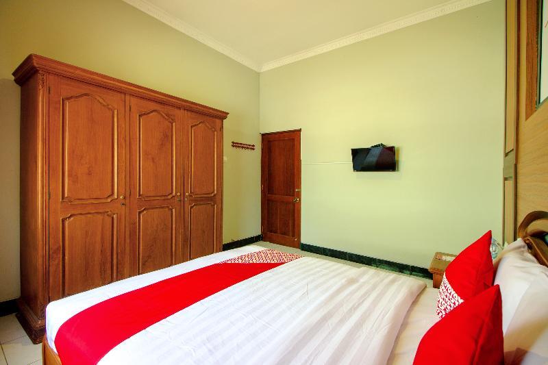 Oyo 1195 The Doctor'S Guest House Syariah Kejayan Eksteriør bilde